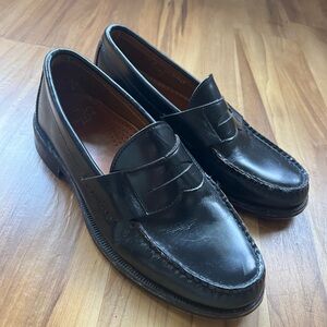 Black Leather Loafers Unisex (women size 9 men size 7)